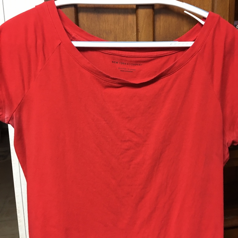 Red shirt sleeve tee